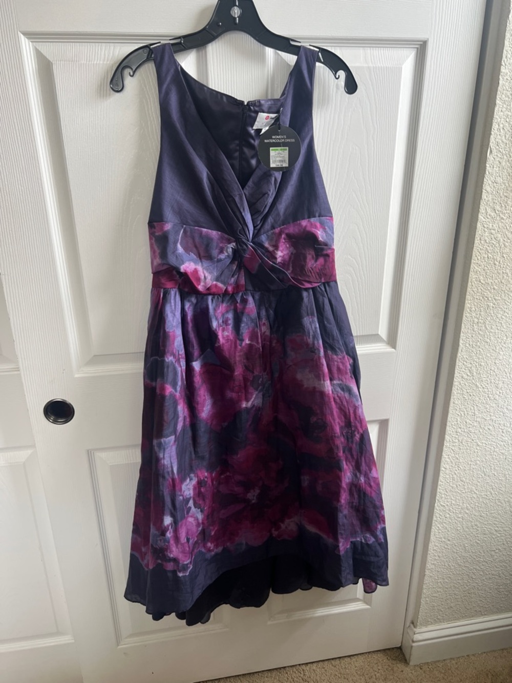 Sleeveless V-Neck Floral Cocktail Dress in Deep Plum and Magenta